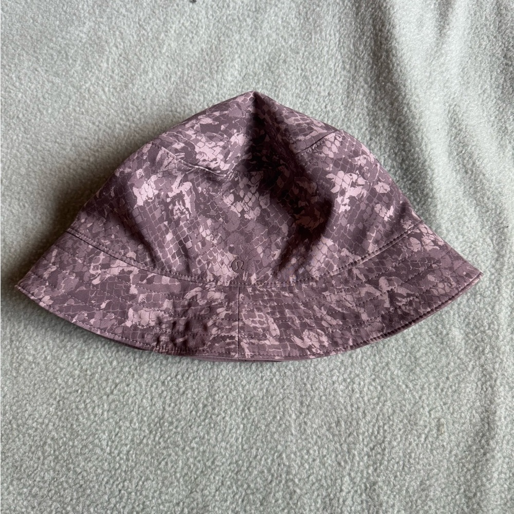 Lululemon Reversible Gray Bucket Hat for Women